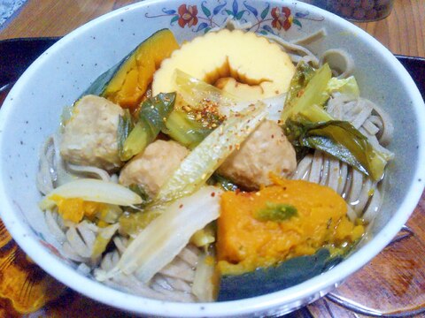 南瓜ロメインレタス鶏だんご伊達巻de蕎麦